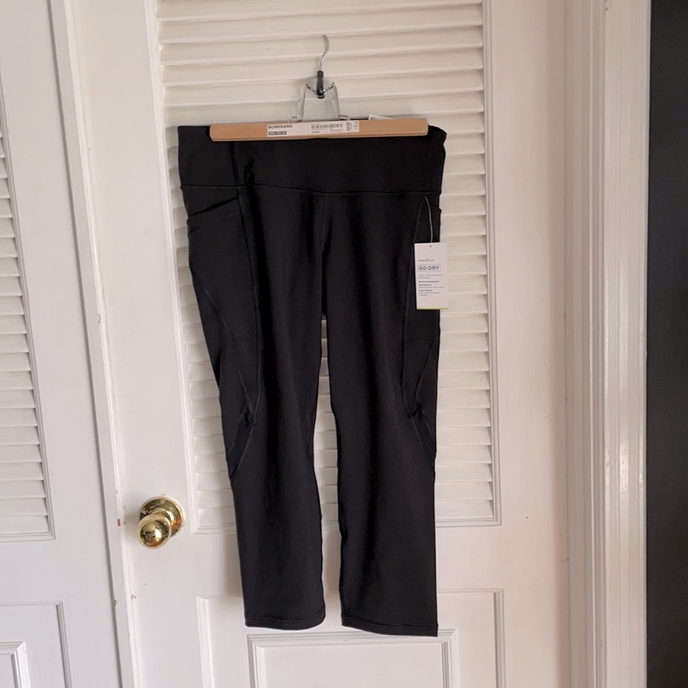 Old Navy mid-rise crop black leggings